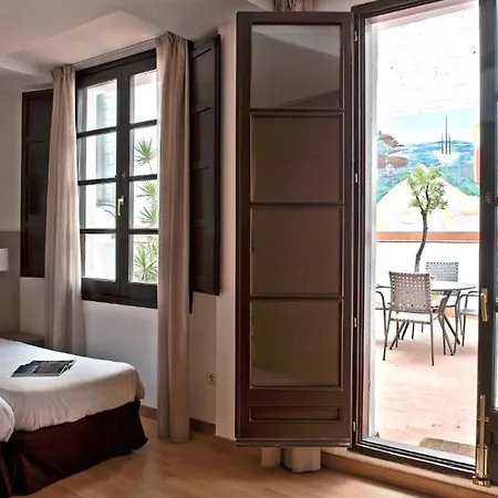 Aspasios Plaza Real Apartman *