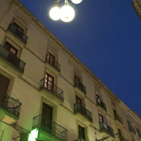 Aspasios Plaza Real Apartment Barcelona