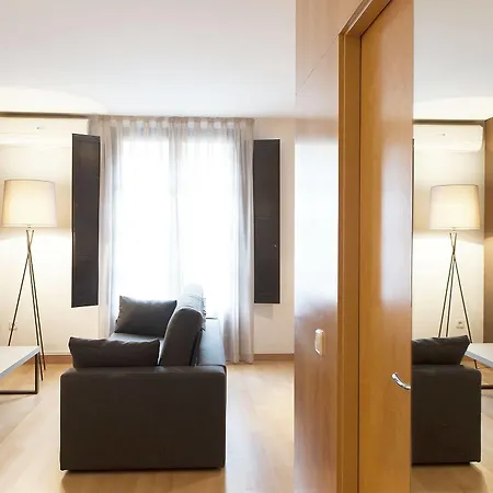 Aspasios Plaza Real Apartment *