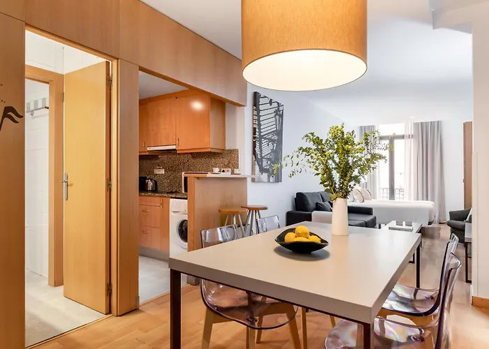 Aspasios Plaza Real Lejlighed *