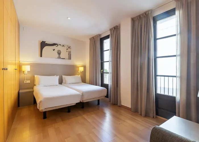 Aspasios Plaza Real Lejlighed *