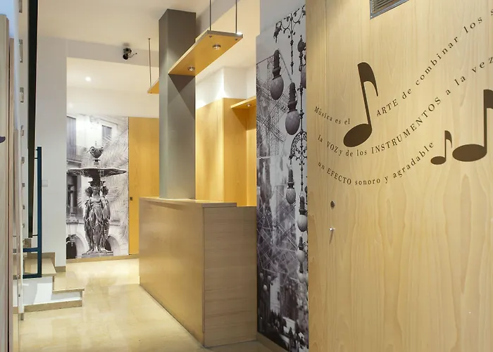 Aspasios Plaza Real Lejlighed *