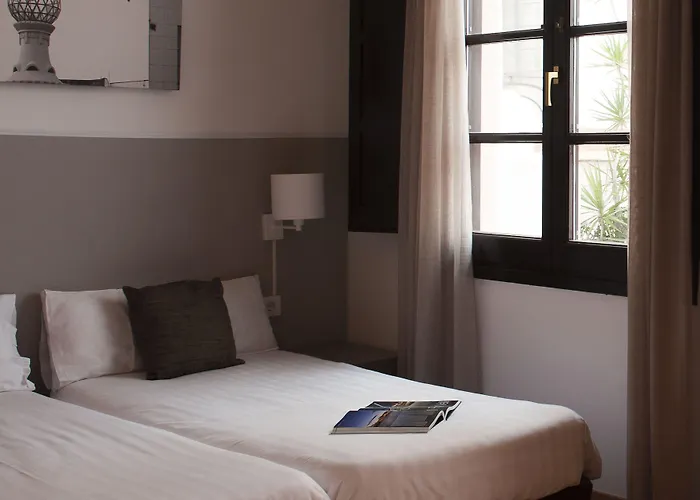 Aspasios Plaza Real Lejlighed *