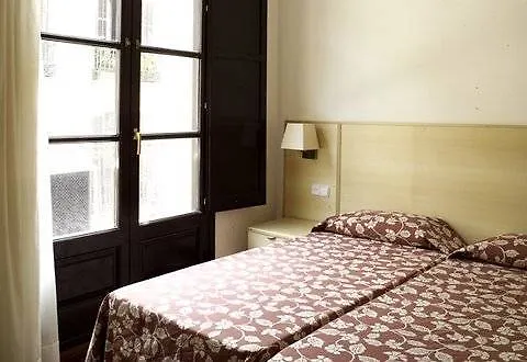 Aspasios Plaza Real Lejlighed *