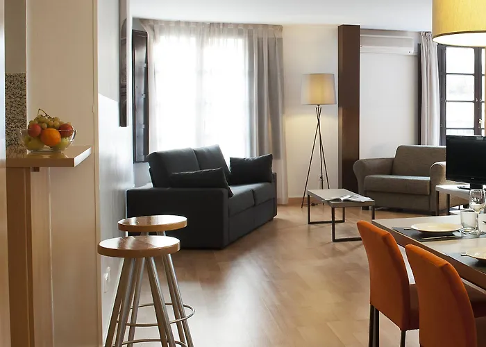 Aspasios Plaza Real *