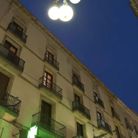 Aspasios Plaza Real